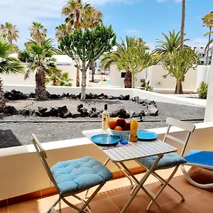 apartamento-eduardo-a-primera-linea-del-mar.in-canary-islands.com/